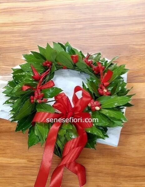 Coroncina di Alloro "Napoli Portafortuna": Bacche, Peperoncini e Raso Rosso