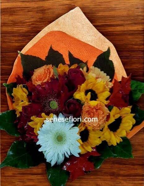 Bouquet Trio Solare: Gerbere, Rose e Girasoli a Domicilio a Napoli