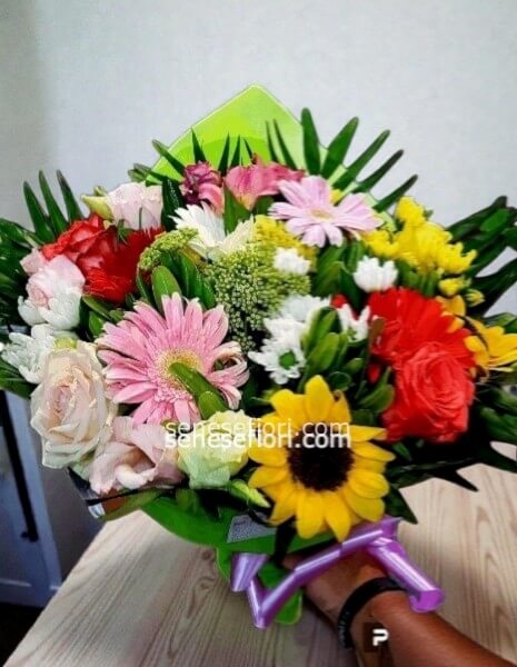 Bouquet Estate: La Bellezza del Sole a Domicilio a Napoli