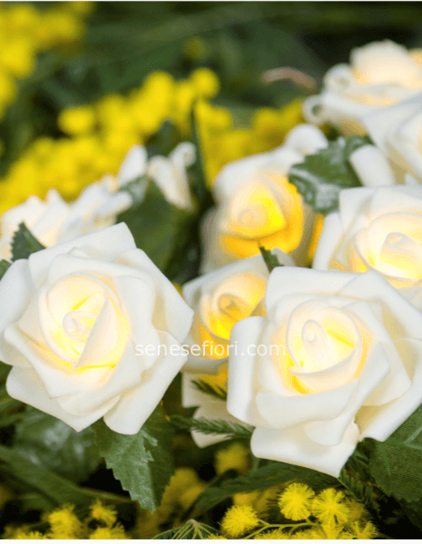 bouquet 5 rose bianche e mimose Small