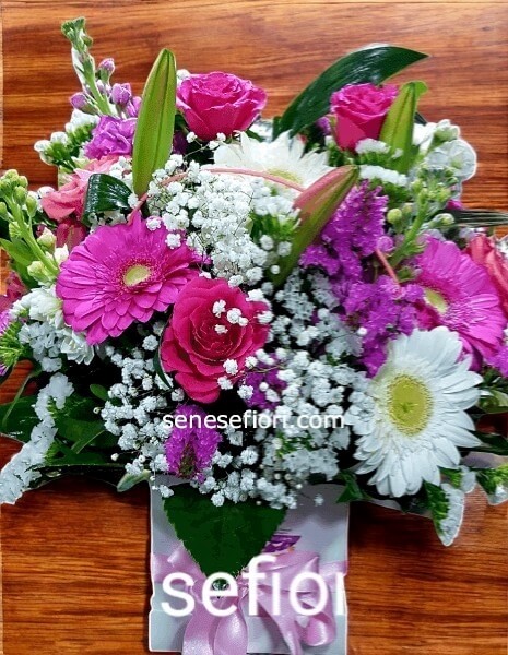 Flower Box Fiori Misti Bianco e Rosa | Consegna a Domicilio Napoli e Provincia