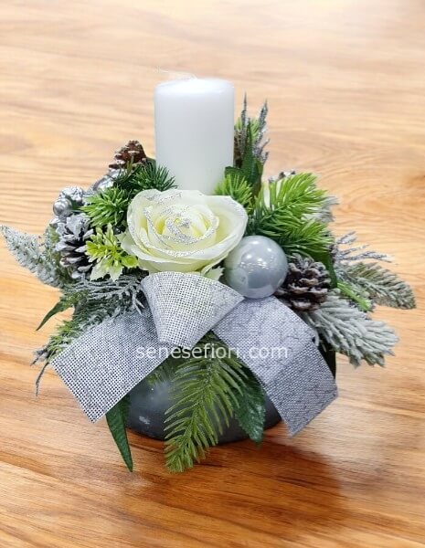 camposizione natale con moccolo tonalita'argento