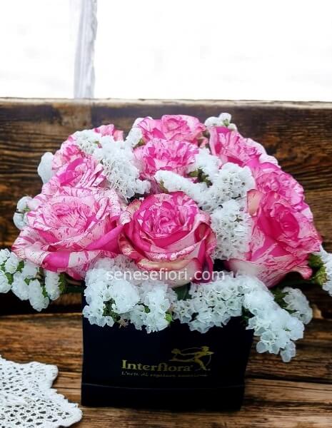 Flower Box Samira: 9 Rose Rosa con Consegna a Domicilio a Napoli
