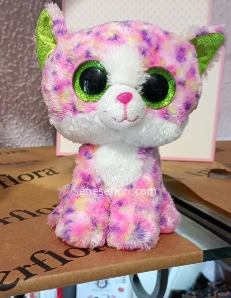 Gattino di Peluche "Arcobaleno" – Un’Esplosione di Tenerezza